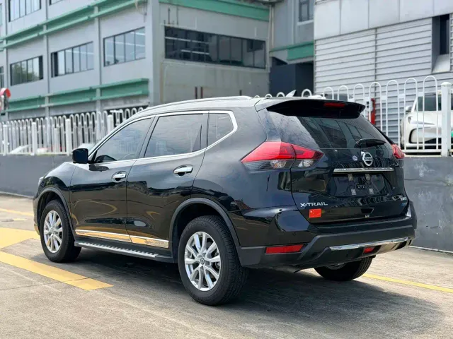 Nissan X-Trail — Фото автомобиля 2