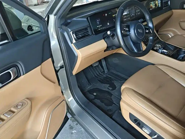 Li Auto ONE — Фото автомобиля 15