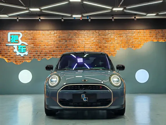 MINI Hatch — Фото автомобиля 3