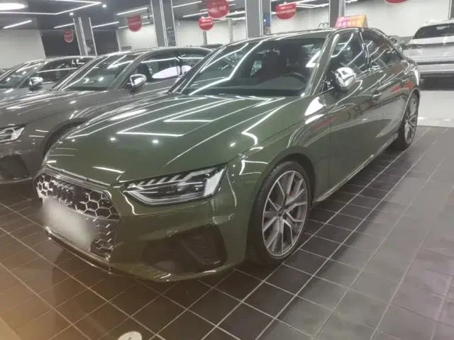 Фотография автомобиля — Audi S4