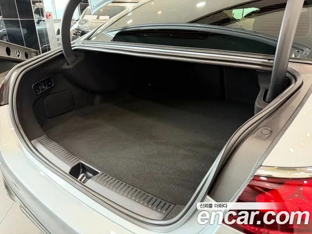 Mercedes-Benz E-Class — Фото автомобиля 10