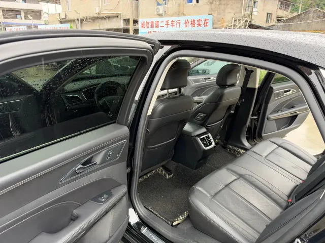 Ford Taurus — Фото автомобиля 8