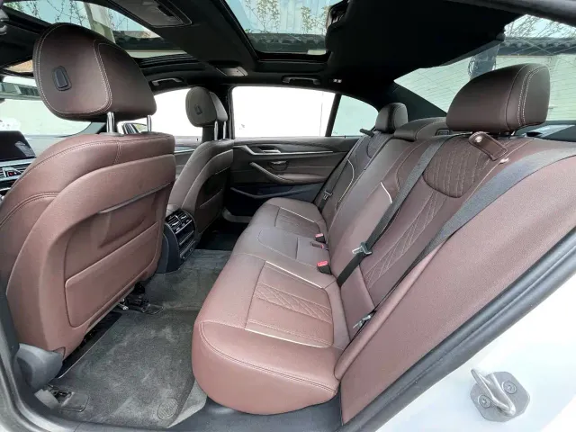 BMW 5 Series — Фото автомобиля 14