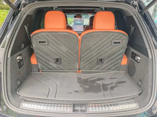 Li Auto L8 — Фото автомобиля 18