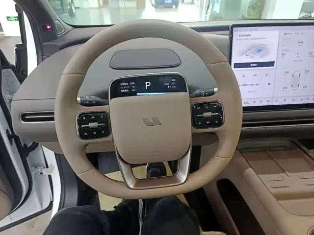 Li Auto i6 — Фото автомобиля 10