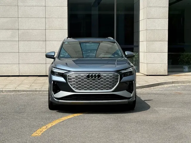 Audi Q4 e-tron — Фото автомобиля 2