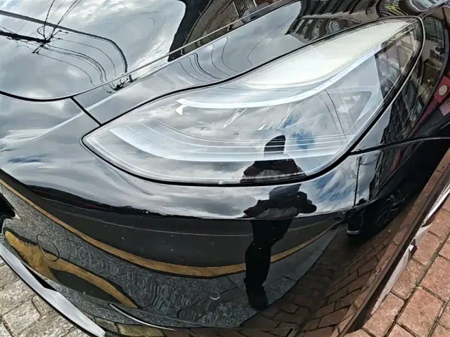 Tesla Model Y — Фото автомобиля 23