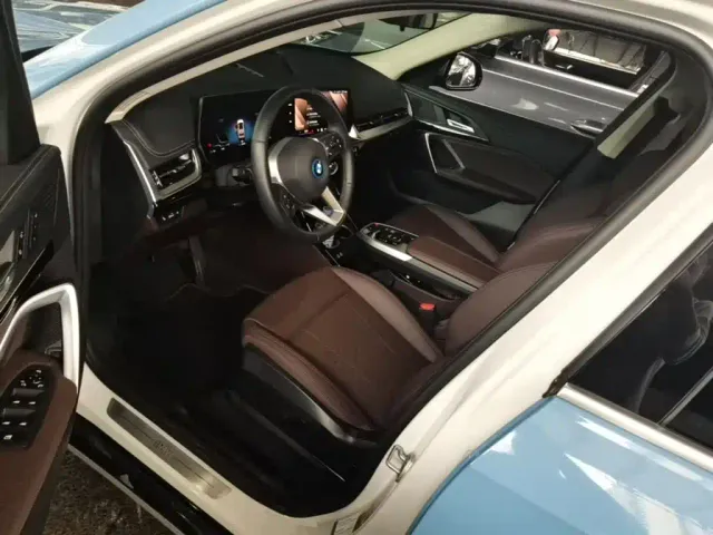 BMW iX1 — Фото автомобиля 14