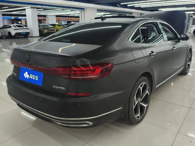 Volkswagen Passat — Фото автомобиля 3