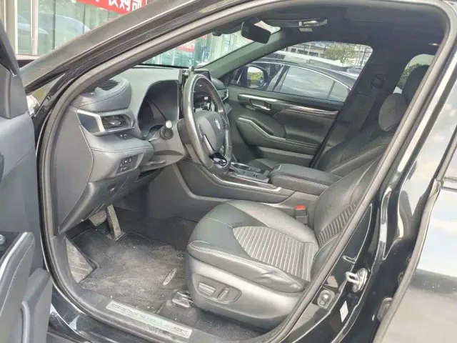 Toyota Crown Kluger — Фото автомобиля 4