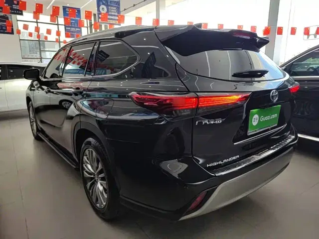 Toyota Highlander — Фото автомобиля 4