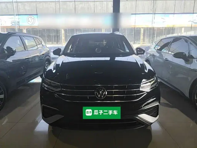 Volkswagen Tiguan L — Фото автомобиля 2
