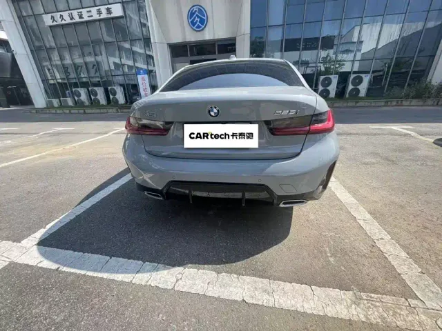 BMW 3 Series — Фото автомобиля 11