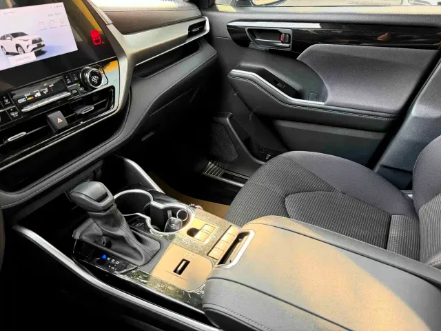 Toyota Highlander — Фото автомобиля 9