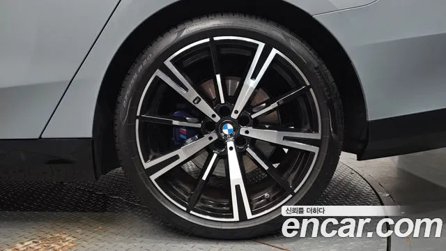 BMW 5-Series 5 серия (G60) 530i xDrive M Sport — Фото автомобиля 15