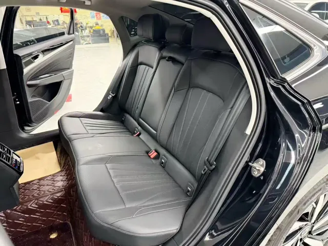 Volkswagen Passat — Фото автомобиля 13