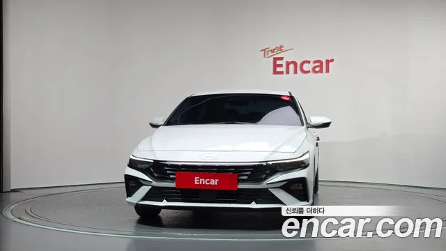Hyundai Avante — Фото автомобиля 3