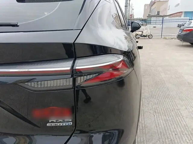 Roewe RX5 — Фото автомобиля 7
