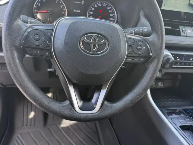 Toyota RAV4 — Фото автомобиля 4
