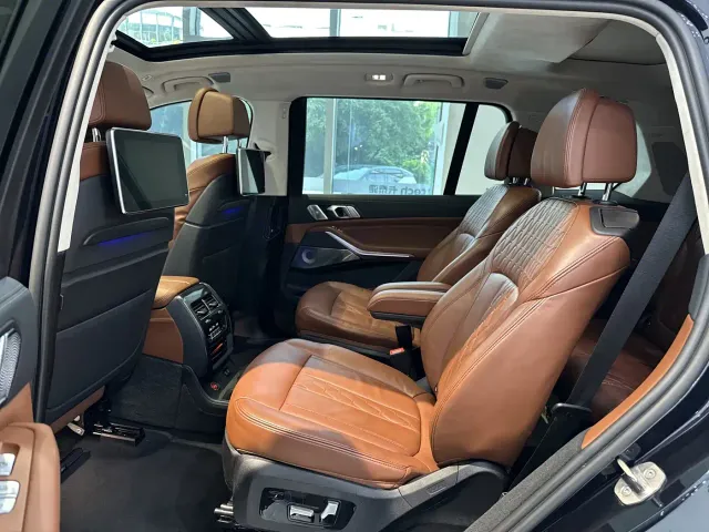 BMW X7 — Фото автомобиля 21