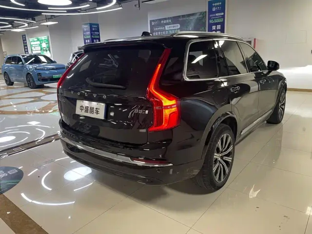 Volvo XC90 — Фото автомобиля 4