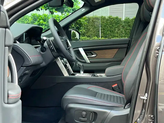 Land Rover Discovery Sport — Фото автомобиля 8