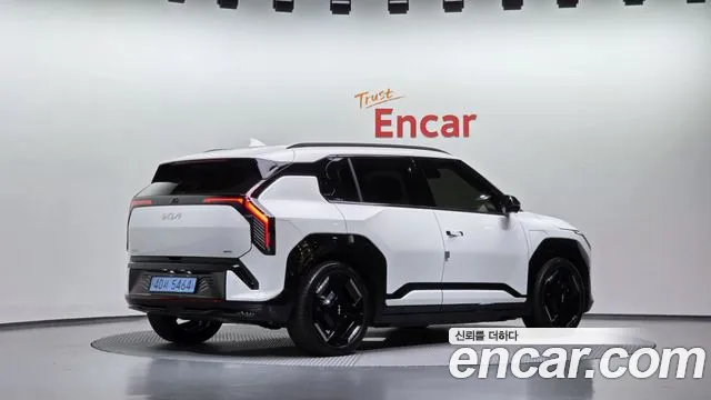 Kia EV3 — Фото автомобиля 2