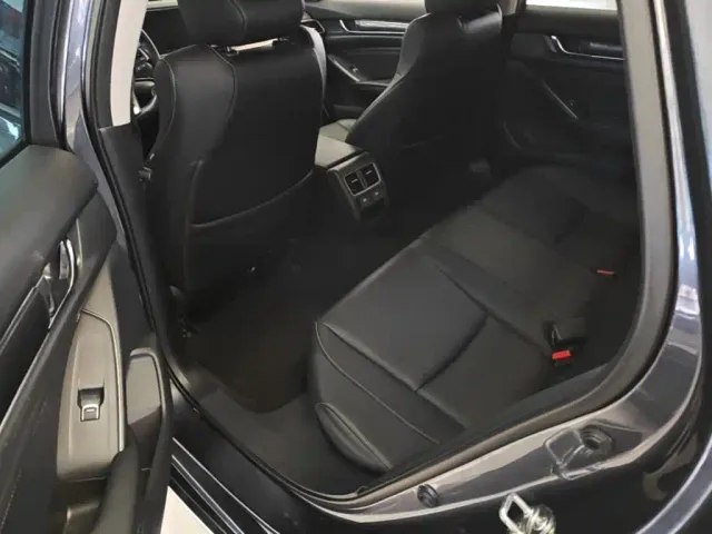 Honda Accord — Фото автомобиля 16