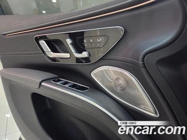Mercedes-Benz EQS — Фото автомобиля 11