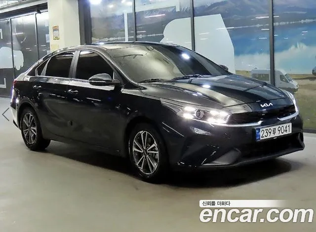Фотография автомобиля — Kia K3 Generation 2