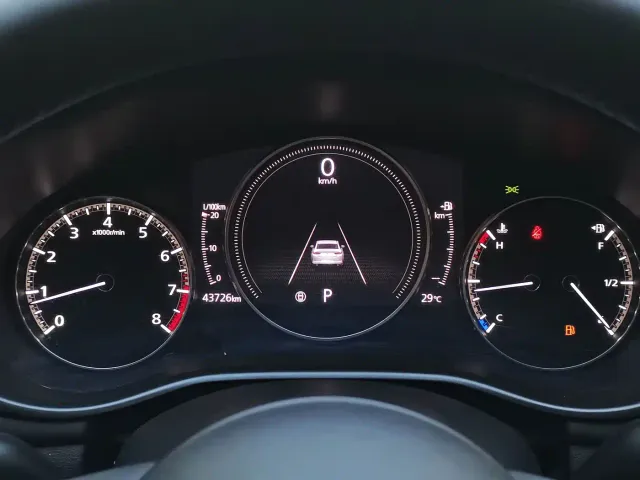 Mazda Axela — Фото автомобиля 10