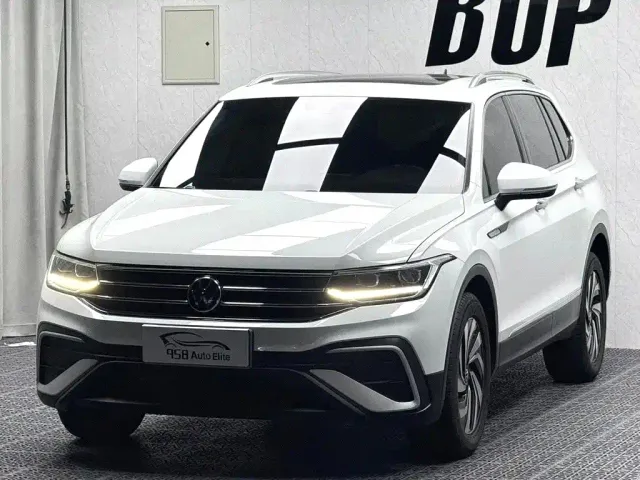 Фотография автомобиля — Volkswagen Tiguan L