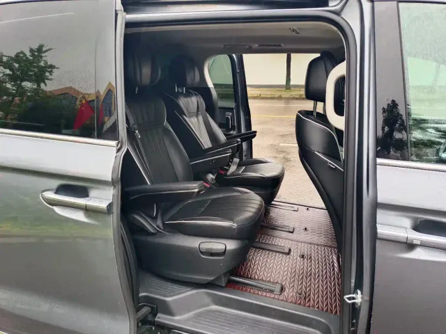 Roewe iMAX8 — Фото автомобиля 6