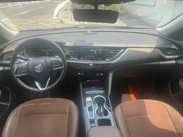 Buick Regal — Фото автомобиля 6