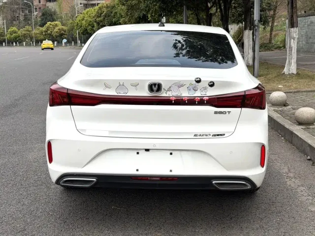 Changan Eado — Фото автомобиля 9