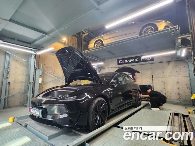 Tesla Model 3 — Фото автомобиля 4