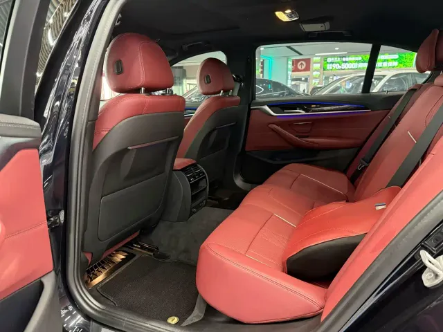 BMW 5 Series — Фото автомобиля 5