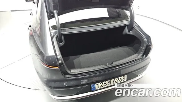 Hyundai Grandeur Grandeur (GN7) 2.5 Бензин 2WD — Фото автомобиля 30