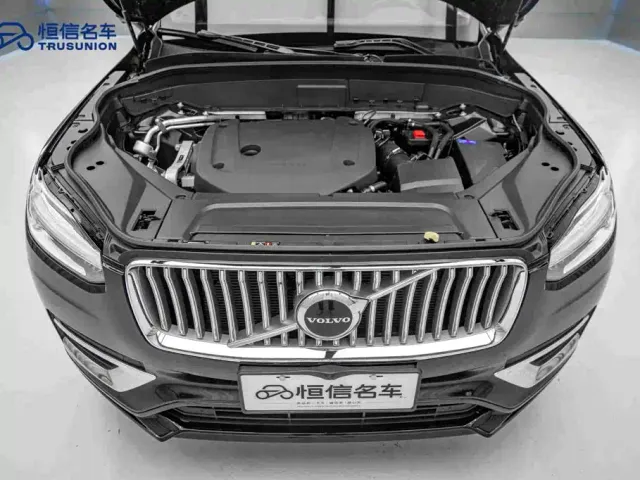Volvo XC90 — Фото автомобиля 21