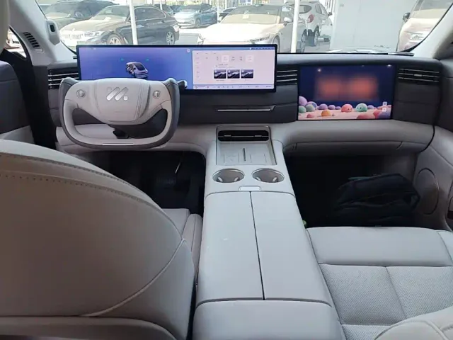 IM Motors LS6 — Фото автомобиля 9