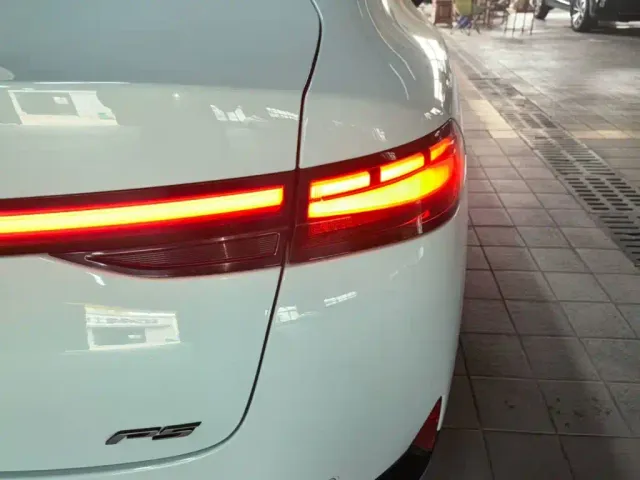 Xpeng P5 — Фото автомобиля 7