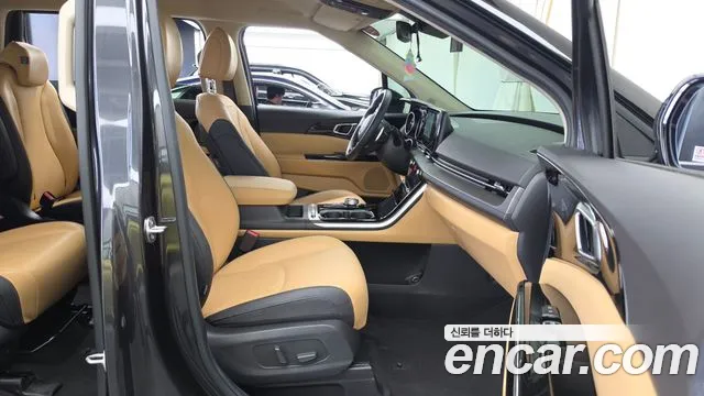 Kia Carnival Generation 4 — Фото автомобиля 17