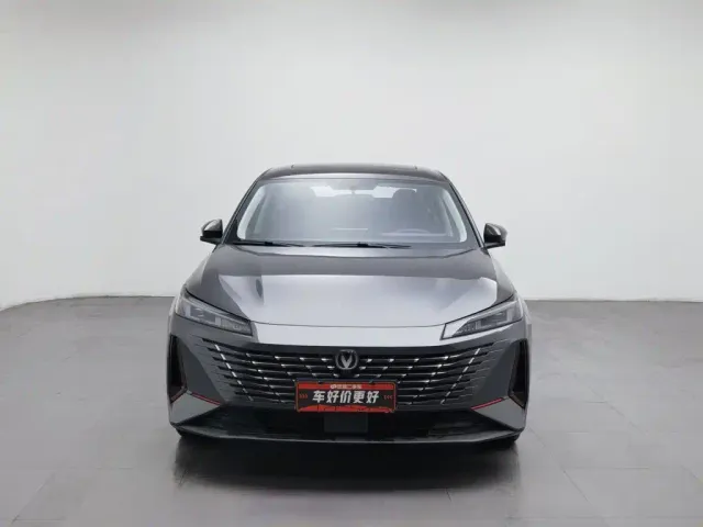 Changan Eado — Фото автомобиля 3