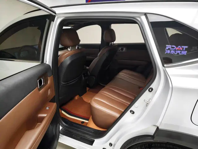 Wuling Starlight S — Фото автомобиля 18