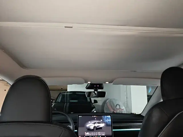 Tesla Model Y — Фото автомобиля 17
