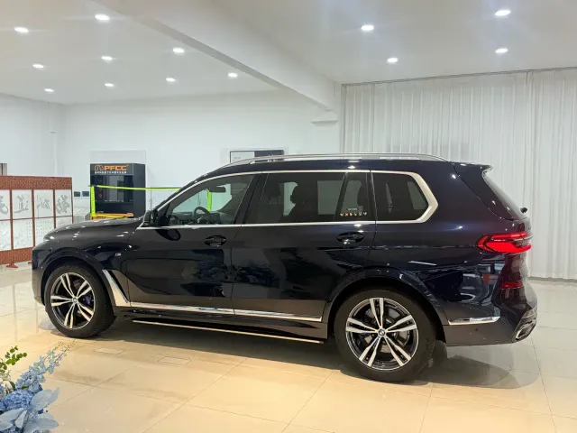 BMW X7 — Фото автомобиля 7