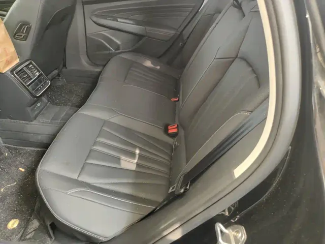 Volkswagen Passat 2025 Outstanding 380TSI Starlight Dragon Soaring Edition — Фото автомобиля 16