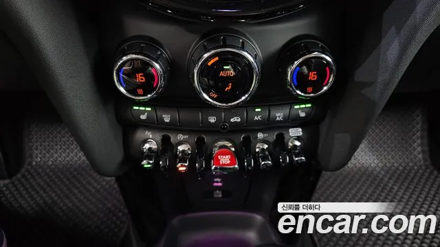 Mini Cooper Cooper 5 дверей Classic — Фото автомобиля 15