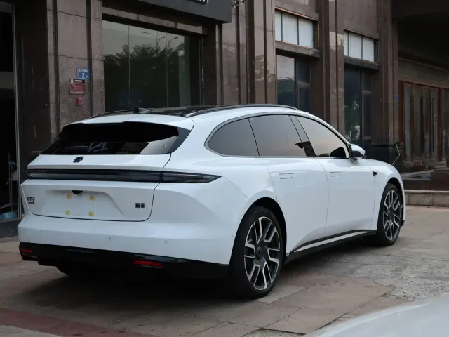 Nio ET5 Touring — Фото автомобиля 5
