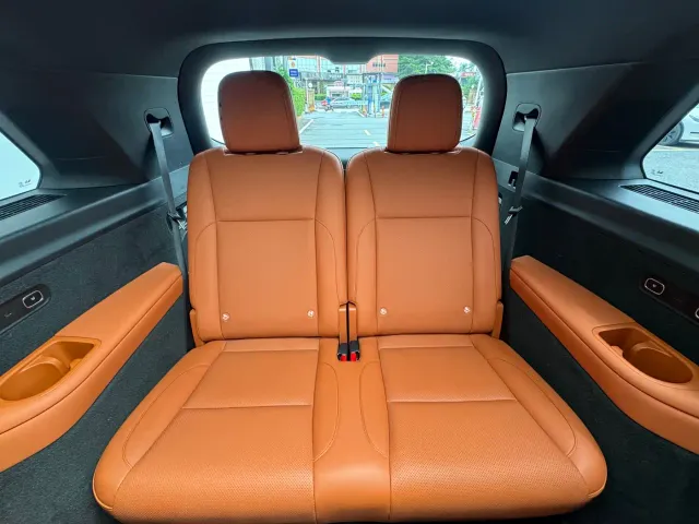 Li Auto L9 — Фото автомобиля 18